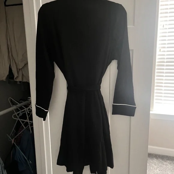 Black Robe - Picture 3 of 4